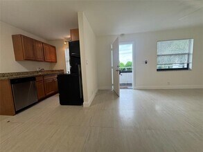 607 NE 29th Dr in Wilton Manors, FL - Building Photo - Building Photo