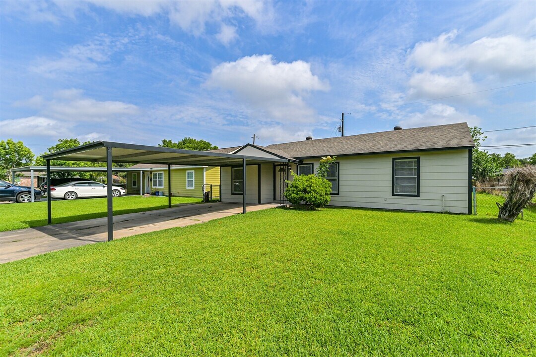 5007 Northridge Dr in Houston, TX - Foto de edificio