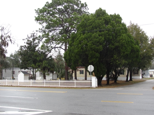 7089 W Cardinal St in Homosassa, FL - Foto de edificio