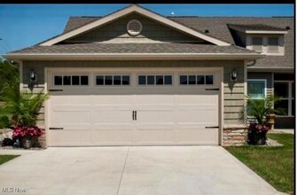 610 Hampshire Blvd in Avon Lake, OH - Building Photo - Building Photo