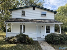 3316 Clopton St SW in Huntsville, AL - Building Photo