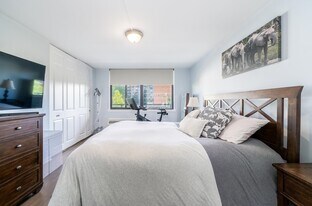 551 Observer Hwy in Hoboken, NJ - Building Photo