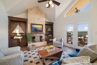 693 Riviera Dr in Canyon Lake, TX - Building Photo - Building Photo