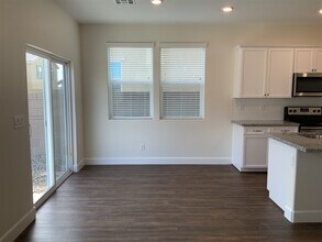 9270 Baylee Bay Ct in Las Vegas, NV - Foto de edificio - Building Photo