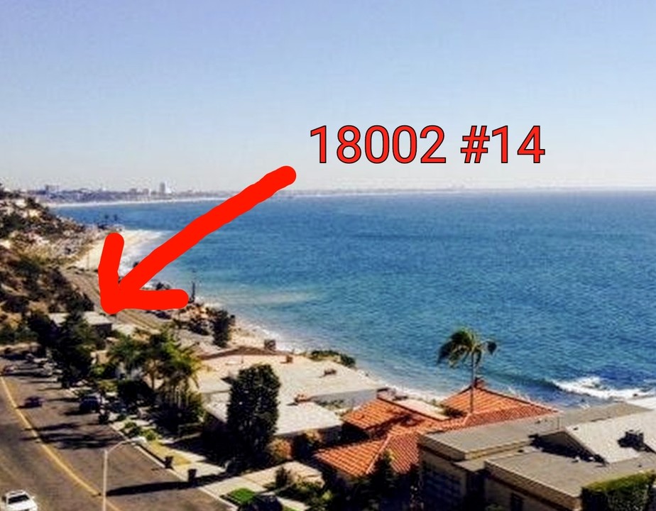18002 Coastline Dr in Malibu, CA - Building Photo
