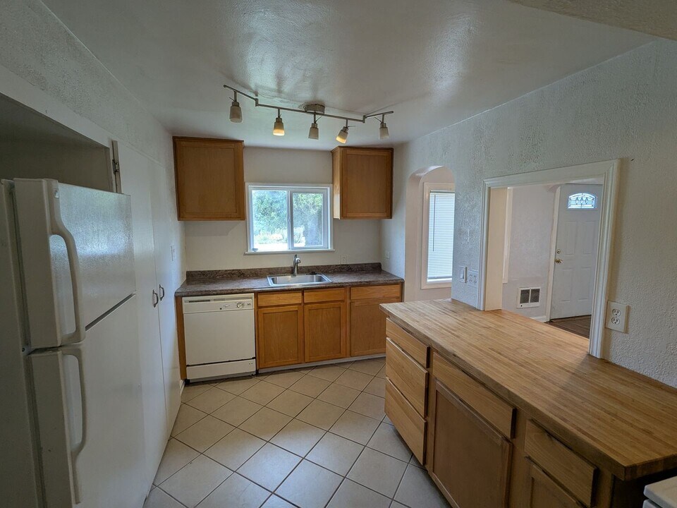 285 Kenwood Ave NE in Salem, OR - Building Photo