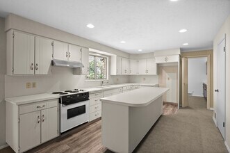 1480 E Millbrook Way in Bountiful, UT - Building Photo - Building Photo