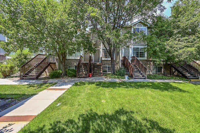 1885 S Quebec Way in Denver, CO - Building Photo - Building Photo