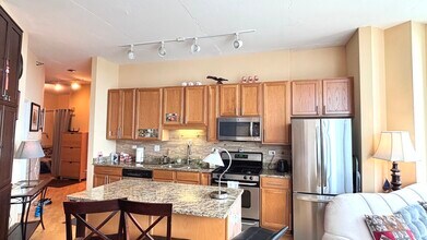 1600 S Indiana Ave in Chicago, IL - Building Photo - Building Photo