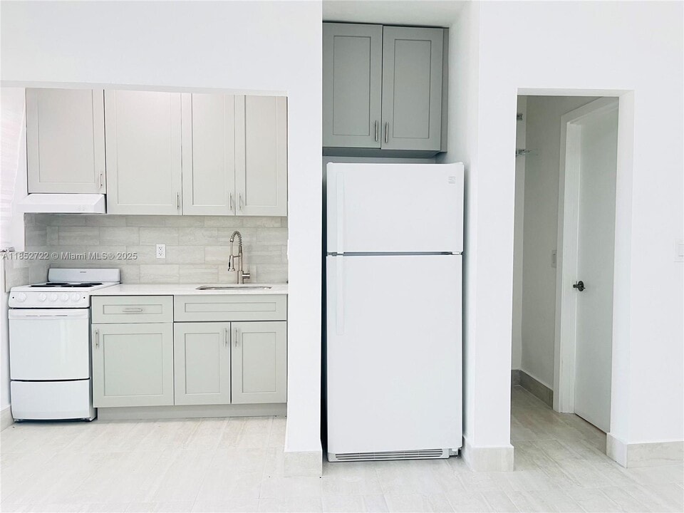 13390 NE 6th Ave in North Miami, FL - Building Photo