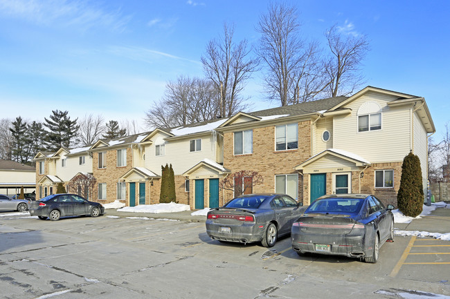 Wedgewood Village in Roseville, MI - Building Photo - Building Photo