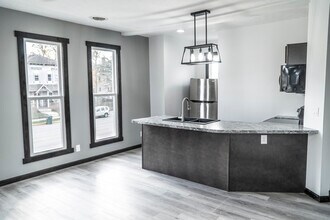 401 S Washington St, Unit 1 in Crawfordsville, IN - Foto de edificio - Building Photo