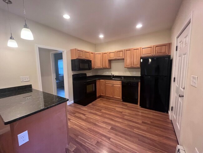 70 Randolph Rd in Worcester, MA - Building Photo - Building Photo