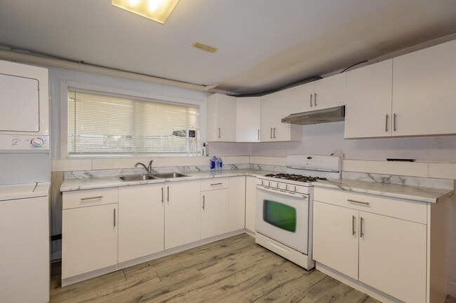 property at 2579 Sugarpine St