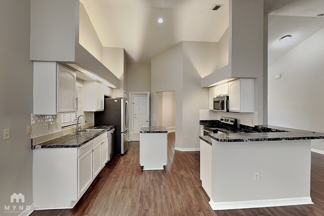 4680 Marsh Harbor Dr, Unit 108 in Tavares, FL - Foto de edificio - Building Photo