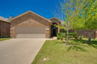 1437 Castlegar Ln in Justin, TX - Building Photo