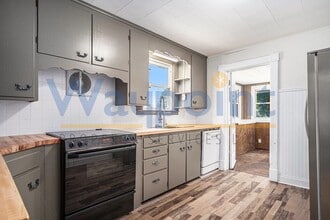 114 E Maple St in Carson City, MI - Foto de edificio - Building Photo