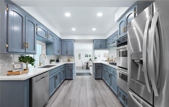 8356 Vanalden in Los Angeles, CA - Building Photo - Building Photo