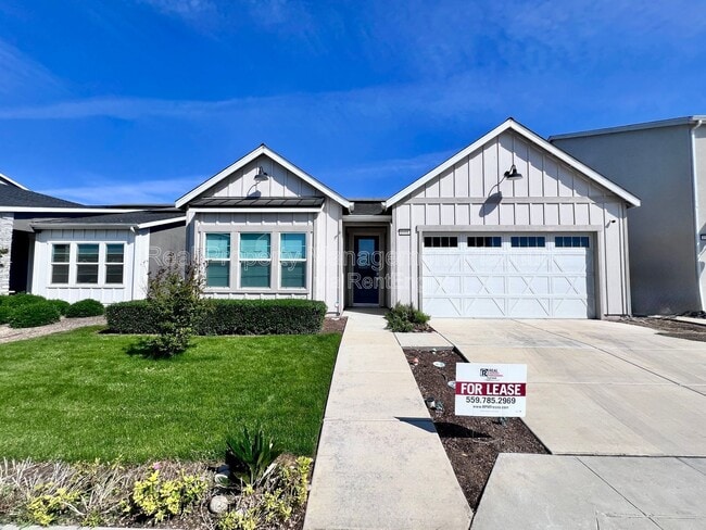 2321 S Purdue Ave in Fresno, CA - Building Photo - Building Photo