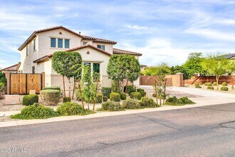 19026 W Becker Ln in Surprise, AZ - Building Photo - Building Photo