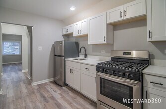 501 W Diversey Pkwy in Chicago, IL - Building Photo - Building Photo