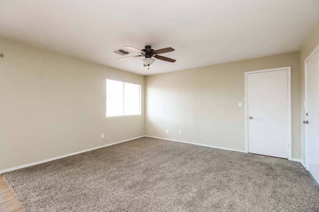 811 E Hillview Cir in Mesa, AZ - Building Photo - Building Photo