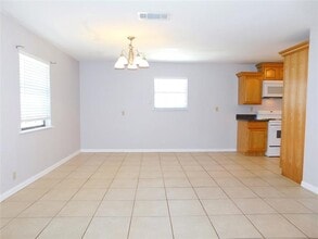 714 N Ruddell St in Denton, TX - Building Photo - Building Photo