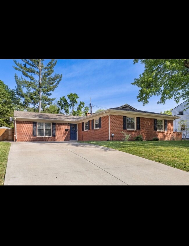 property at 3483 Greentree Rd