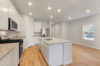 11916 Whirlaway Dr in Willis, TX - Building Photo - Building Photo