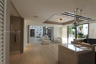 10201 E Bay Harbor Dr, Unit 506 in Bay Harbor Islands, FL - Foto de edificio - Building Photo