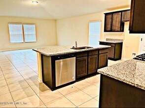 75163 Nassau Station Wy in Yulee, FL - Building Photo - Building Photo