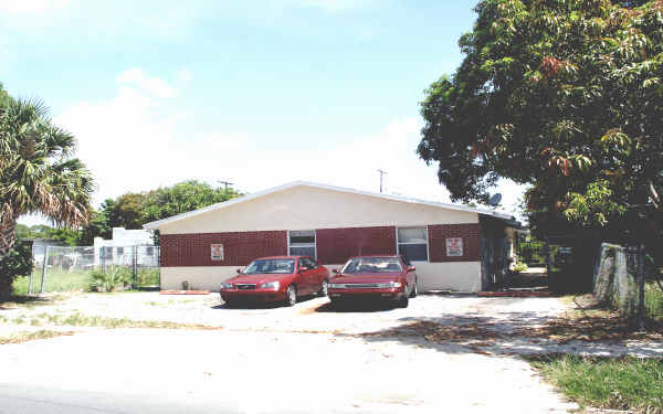 408 10th St in West Palm Beach, FL - Building Photo