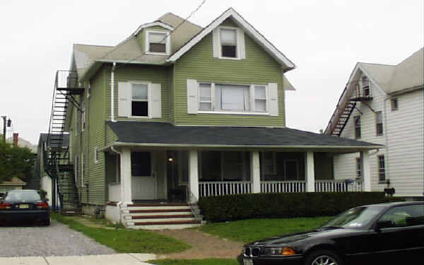 114 11th Ave in Belmar, NJ - Building Photo