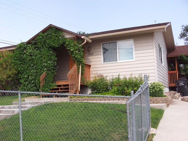 property at 1508 Midway St