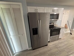 151 Stefanik Rd in Winter Park, FL - Foto de edificio - Building Photo