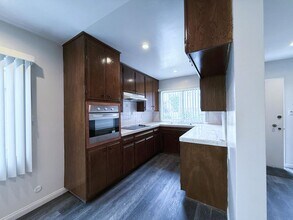 525 Fischer St in Glendale, CA - Building Photo - Building Photo