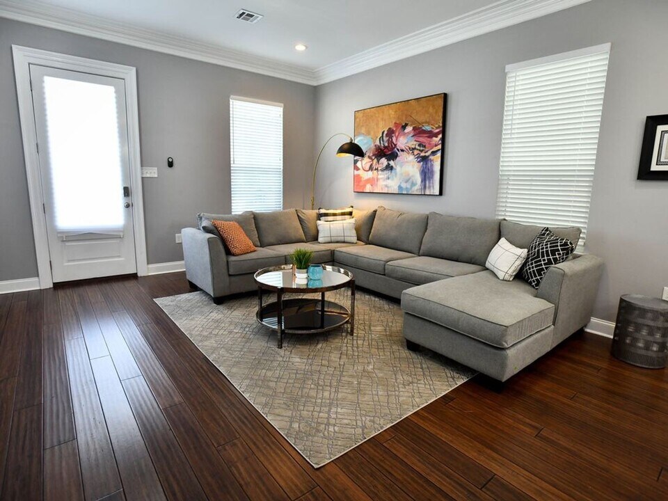 1824 Onzaga St in New Orleans, LA - Building Photo