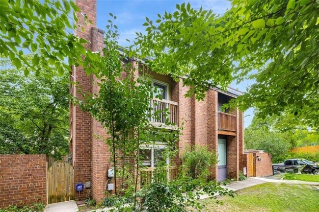 654 Cleburne Terrace NE in Atlanta, GA - Building Photo - Building Photo