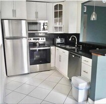 457 Brittany Dr in Delray Beach, FL - Building Photo