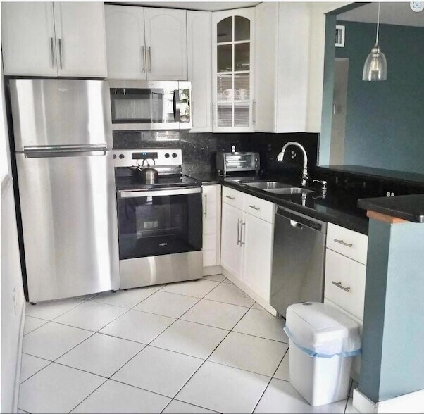 457 Brittany Dr in Delray Beach, FL - Building Photo