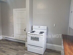 205 3rd Ave SE in Valley City, ND - Building Photo - Building Photo