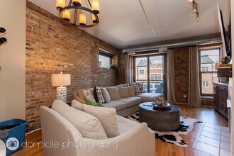 1735 W Diversey Pky, Unit 315 in Chicago, IL - Foto de edificio - Building Photo