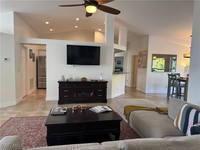 911 SE 21st Ln in Cape Coral, FL - Building Photo - Building Photo