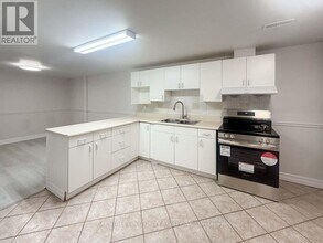 130 Kingslake Rd in Toronto, ON - Building Photo - Building Photo