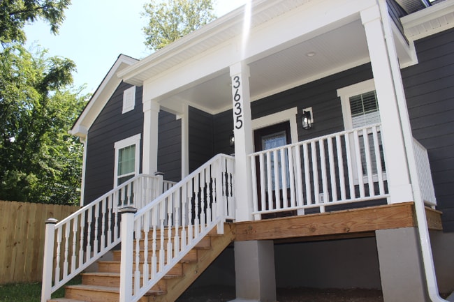 3635 Guess Rd in Durham, NC - Foto de edificio - Building Photo