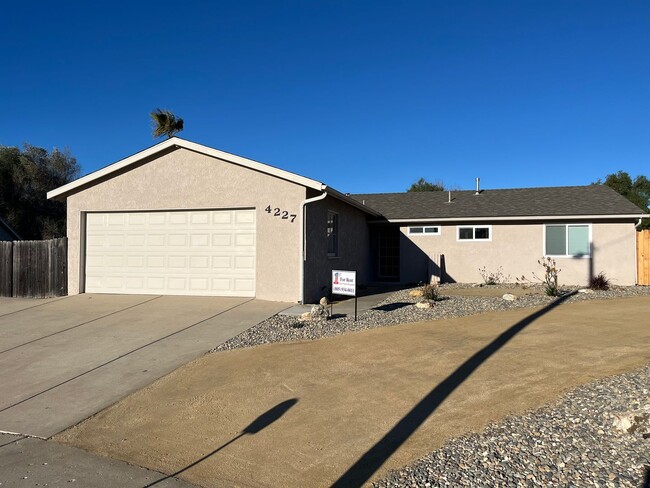 4227 Pinelake St in Santa Maria, CA - Building Photo - Building Photo