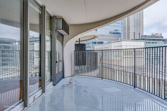 300 N State St in Chicago, IL - Building Photo - Building Photo