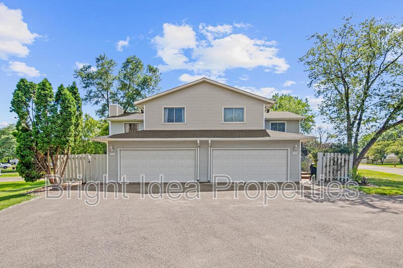 7684 Dunmore Rd in Woodbury, MN - Building Photo