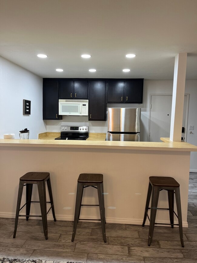 363 Newport Ave in Long Beach, CA - Building Photo - Building Photo