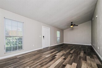 5918 Crews Lake Rd in Lakeland, FL - Building Photo - Building Photo